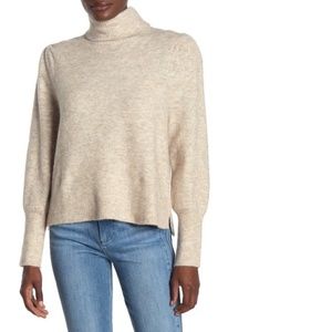FRAME Swingy Rib Turtleneck Sweater